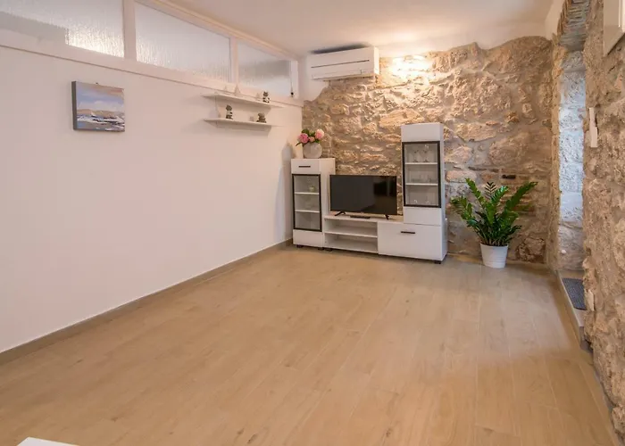 Apartments Tara